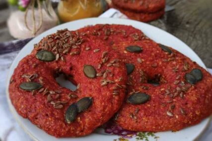 JEDNOSTAVNO I ZDRAVO Bagels od karfiola, sira i kurkum