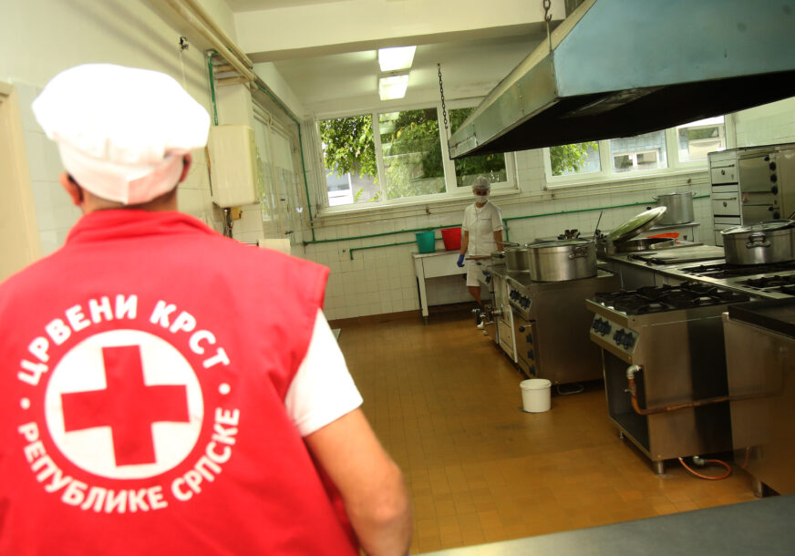 UPRKOS VANREDNIM OKOLNOSTIMA Članovi banjalučkog Crvenog krsta poklonili 13.950 volonterskih sati (FOTO)