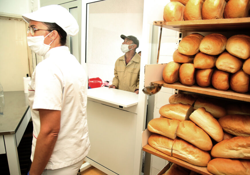 “Pravićemo hljeb za korisnike javne kuhinje” Udruženje "Mozaik prijateljstva" dobilo 52 tone brašna od Vlade Srpske