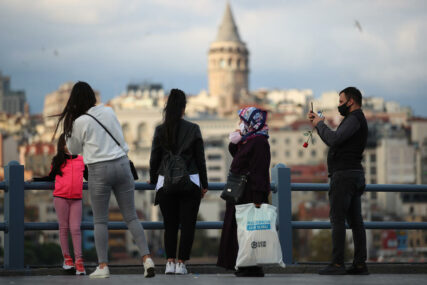 POZVAO NA BLOKADU Gradonačelnik Istanbula poručio da je virus "VAN KONTROLE"