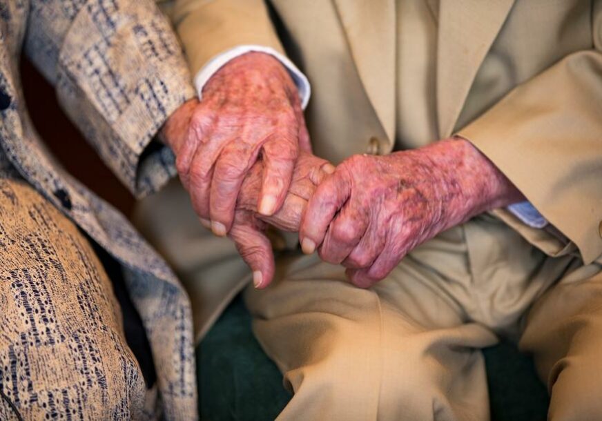 LJUBAV KOJA JE UŠLA U GINISOVU KNJIGU REKORDA Smrt razdvojila najstariji bračni par poslije 79 GODINA
