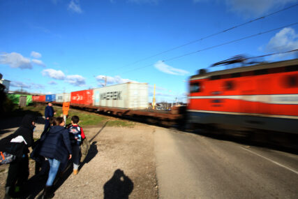 Nesreće sve češće: Iz Željeznica Srpske pozivaju građane na pojačan oprez pri prelazu pruge