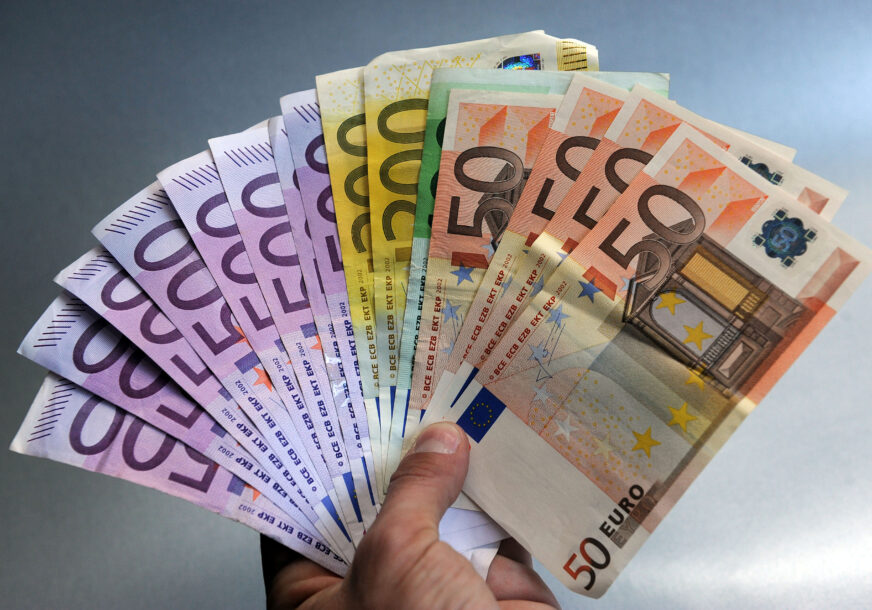ULAGANJE U OPREMU Milion evra zajma za podršku malim preduzećima