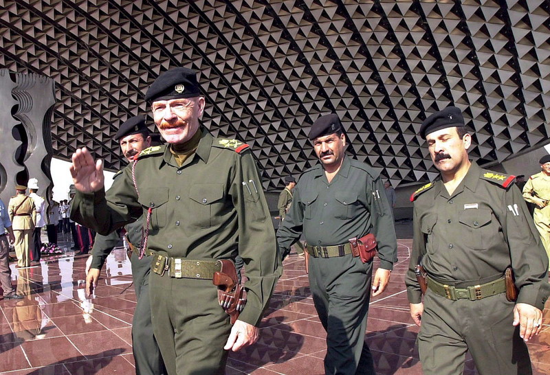 ZA NJEGOVU GLAVU NUDILI 10 MILIONA DOLARA  Preminuo "tref kralj", drugi čovjek režima Sadama Huseina