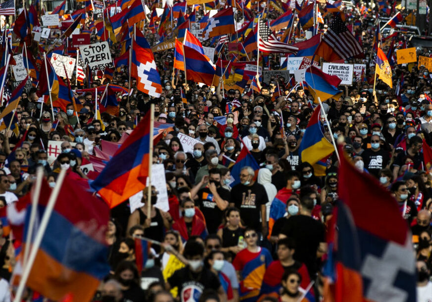 MASOVNI PROTEST Hiljade demonstranata u Los Anđelesu podržalo Jermeniju, gradonačelnik zatražio pomoć