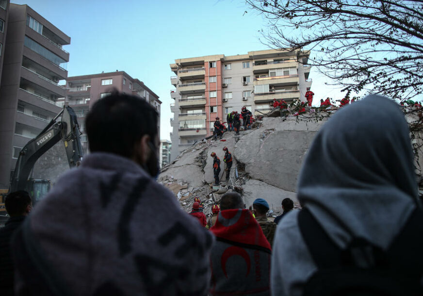 ZEMLJOTRES ODNIO 44 ŽIVOTA Nakon najjačeg potresa zabilježeno još 833 manjih
