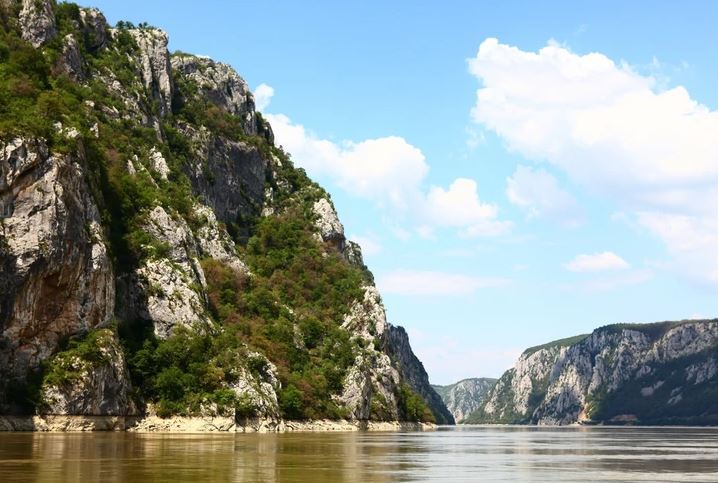 POGRAGA ZA TURISTIMA Dvije osobe se izgubile na području Đerdapske klisure