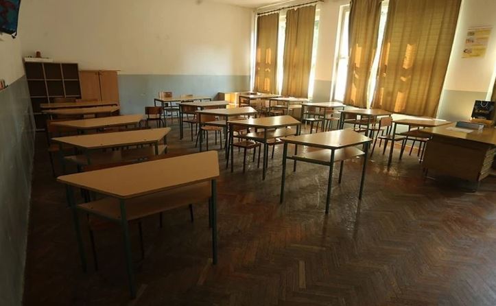 POGORŠANJE EPIDEMIOLOŠKE SITUACIJE Škole u pet opština prelaze na onlajn nastavu