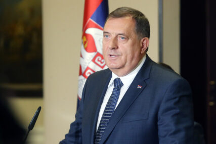 “Srpska će opstati i jačati” Dodik poručio da je POLITIKANSTVO AMBASADORA da dolaze samo na obilježavanje 11. jula