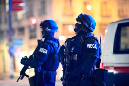NASTAVLJA SE ISTRAGA Policija uhapsila još dvojicu mladića nakon terorističkog napada u Beču