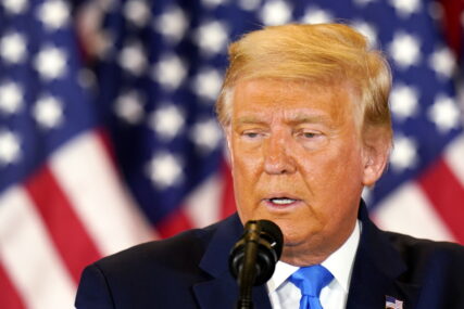 "UKRAO MELANIJI PUDER" Svi se pitaju zašto je Trampovo lice narandžasto