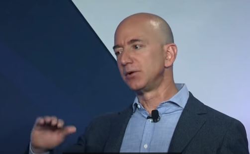 "KOMPANIJA IZBJEGLA DA PLATI DUGOVE I RADNIKE" Političari ljuti na osnivača Amazona Džefa Bezosa, uputili mu pismo