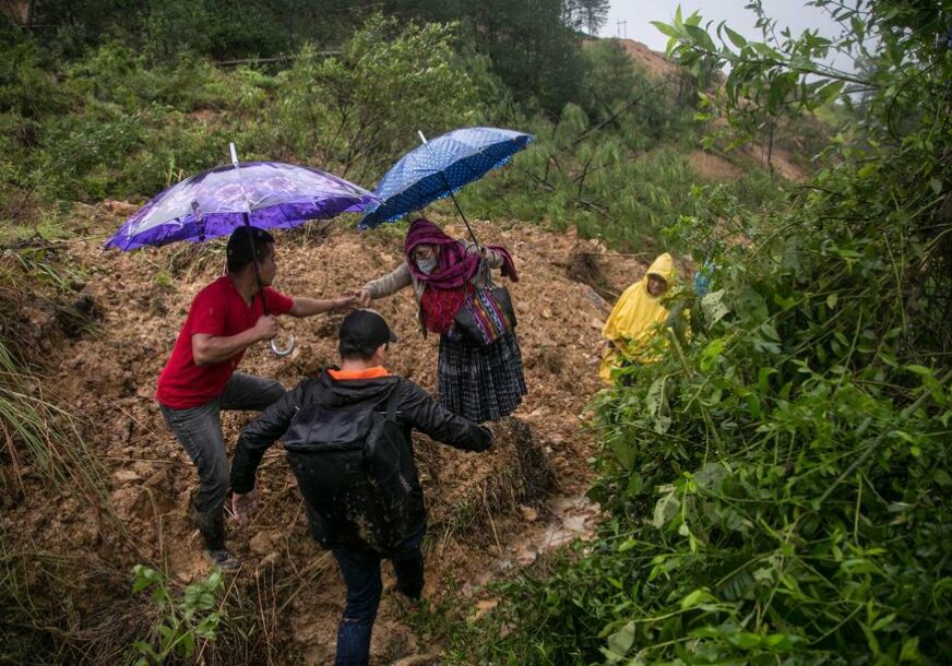 “PUNO LJUDI JE ZATRPANO” Snažna oluja pogodila Gvatemalu, strahuje se za živote 150 LJUDI