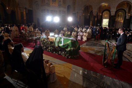 “LJUBAV JE BILA OSNOVA SVAKE NJEGOVE VJERE” Vučićev govor na sahrani patrijarha Irineja