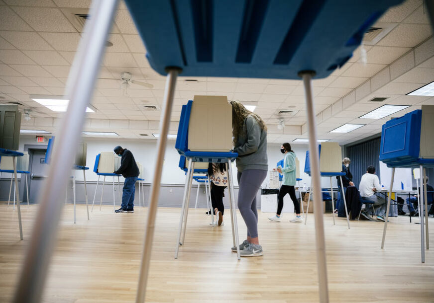 VELIKI ODZIV BIRAČA Skoro 102 miliona Amerikanaca glasalo prije izbornog dana