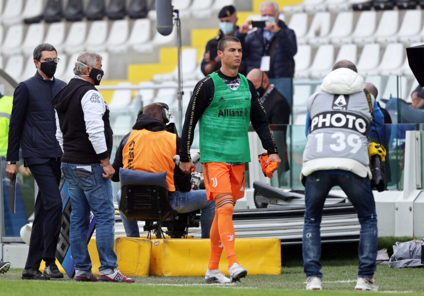 "NE POŠTUJE SAIGRAČE NI ITALIJANE" Bivši igrač Juventusa opleo po Ronaldu