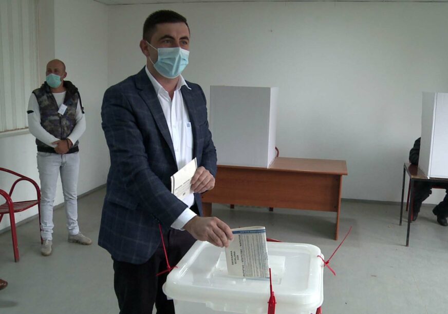 PRELIMINARNI REZULTATI IZBORA Petrović ima oko 3.000 glasova više od Mićića