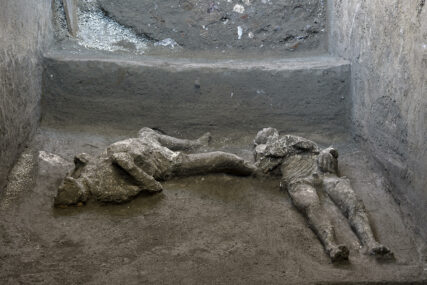 NOVA OTKRIĆA U POMPEJI Arheolozi pronašli tijela gospodara i roba koji su nastradali tokom vulkanske erupcije