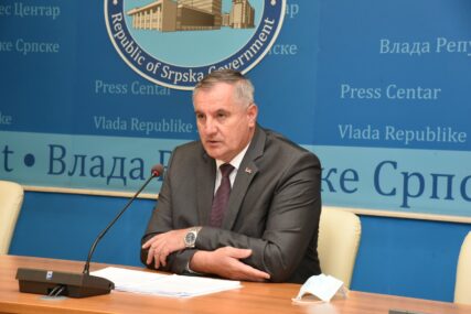 NEMA SMANJENJA PRIMANJA BUDŽETSKIM KORISNICIMA Višković: Plate u javnom sektoru održavaju privredu