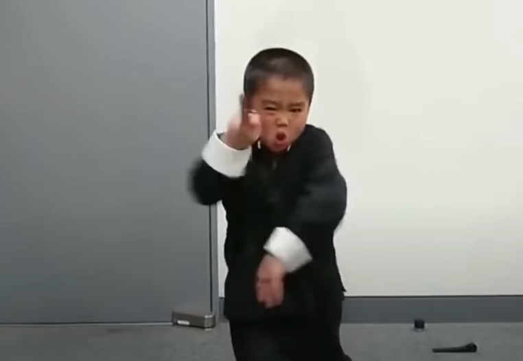 NAJJAČI DJEČAK NA PLANETI Ovaj mališan želi da bude kao Brus Li, a njegov trening ne bi izdržali ni stariji muškarci (VIDEO)