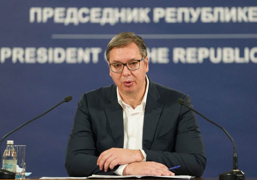 "ŽIVOT I PRIJATELJSTVO VAŽNIJI OD KONVENCIJA" Vučić je ovo rekao o povlačenju odluke o protjerivanju ambasadora Crne Gore