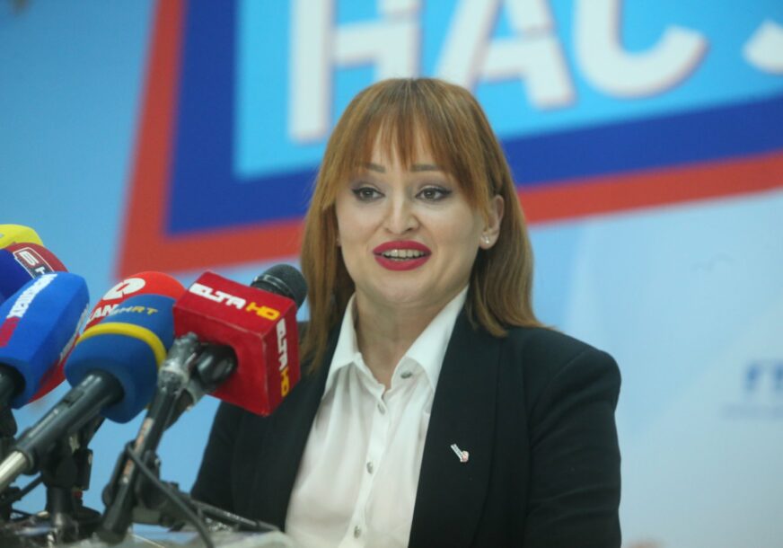 "Dok građani čekaju vakcine, SNSD organizuje tucijadu" Petrovićeva poručila da ljudima treba sigurnost, a ne odmjeravanje snage sa Dodikom