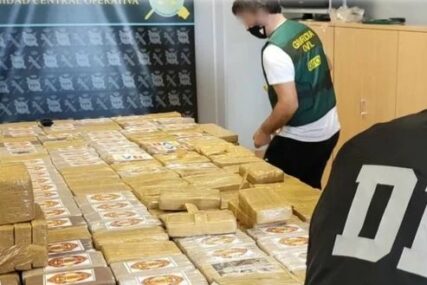 PALI U ŠPANIJI SA POLA TONE KOKAINA Kriminalna grupa drogu iz Južne Amerike prevozila u POKVARENOM AUTU