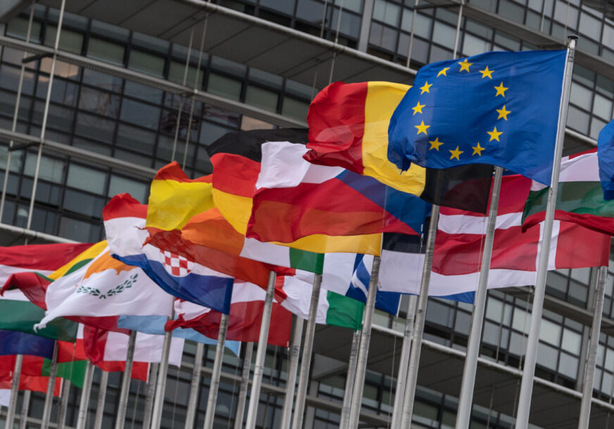 VARHELJI POZDRAVIO POSVEĆENOST CRNE GORE “Slijedi saradnja s Krivokapićem na ubrzanju pristupanja EU”