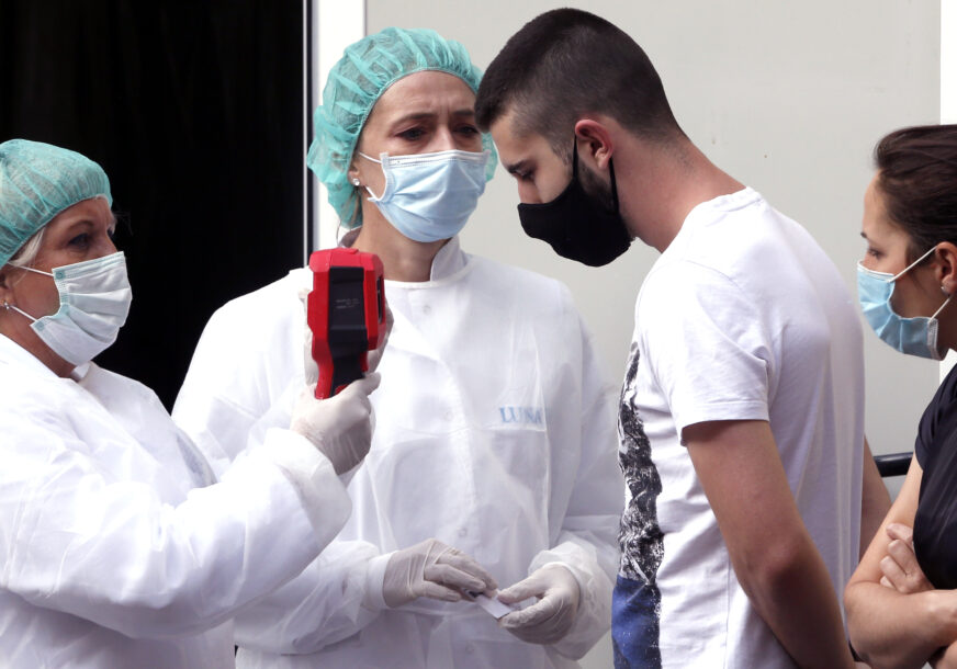 TRI PACIJENTA SE NISU IZBORILA SA KORONOM U Kliničkom centru Univerziteta u Sarajevu još 87 zaraženih