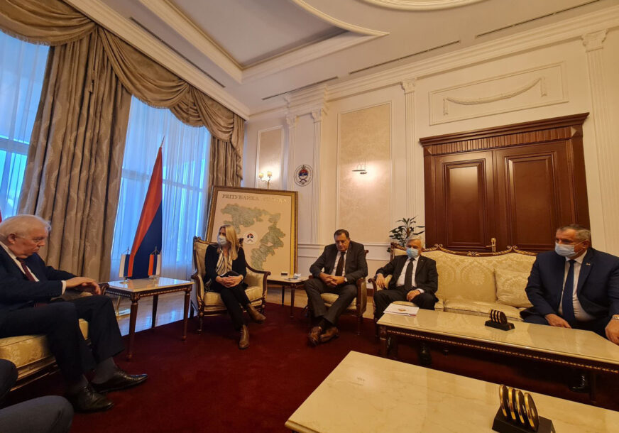 ZAHVALNOST NA RAZUMIJEVANJU I SARADNJI Zvaničnici Srpske održali oproštajni sastanak s ruskim ambasadorom Ivancovim