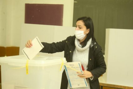 ZATVORENA BIRALIŠTA U MRKONJIĆ GRADU Na izbore izašlo 51,43 odsto glasača