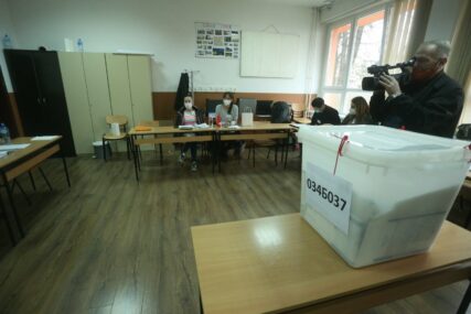 PONOVLJENI IZBORI U NOVOM GRADU Do 16.00 časova glasalo 100 birača