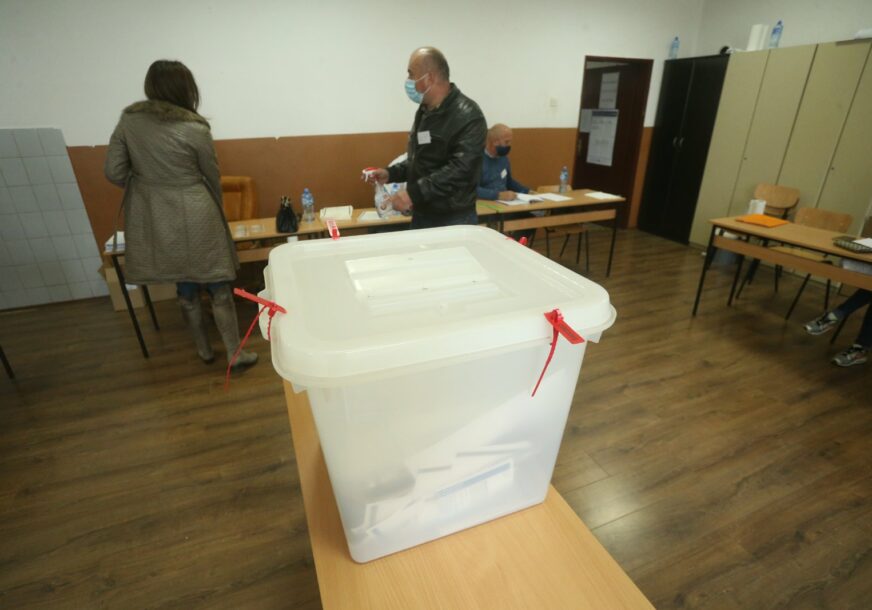 Glasalo 27 odsto birača: Na referendumu u Bratuncu intervenisala i policija