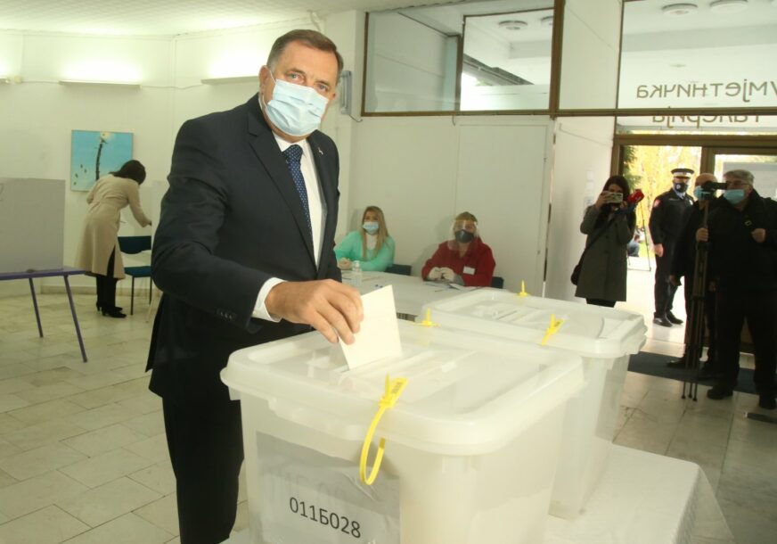 „VAŽAN DAN ZA SVE“ Dodik poručio da izbori pokazuju snagu i demokratski potencijal Srpske (FOTO)