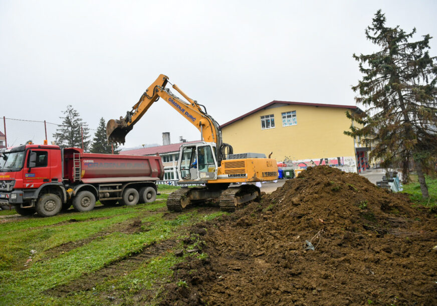 PROSTOR ZA REKREACIJU UČENIKA Počela izgradnja nove sportske dvorane na Laušu