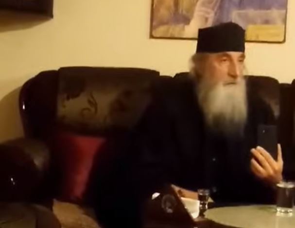 UHAPŠENI ZBOG UNIŠTAVANJA GROBNOG MJESTA Sveštenik iz Bara i njegov sin pušteni iz pritvora