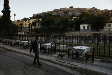 DVOSEDMIČNA BLOKADA Grčka uvela više mjera, jedna od njih i POLICIJSKI ČAS
