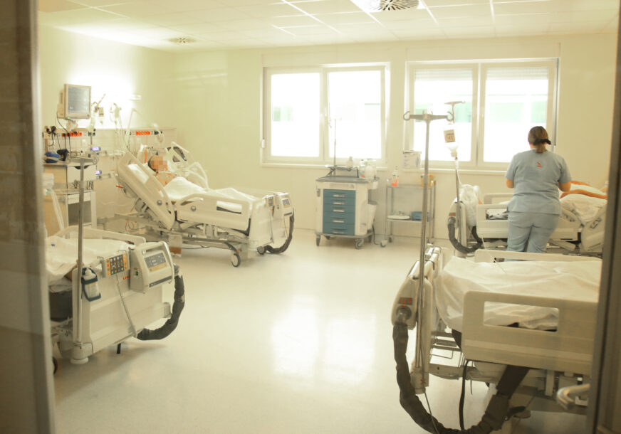 NA RESPIRATORU 62 OSOBE Bolnice u Srpskoj liječe 1.111 pacijenata od korone