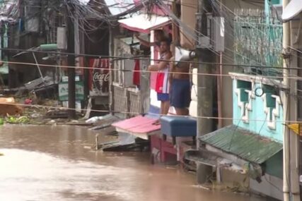 “PORODICA ŽIVA ZATRPANA" U udaru tajfuna poginule 42 osobe, 20 ljudi nestalo u klizištima
