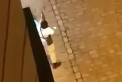 OVO JE TERORISTA IZ BEČA Objavljen dramatičan snimak terorističkog napada na sinagogu (VIDEO)