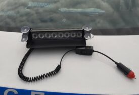 Kažnjen vozač iz Austrije: Banjalučka policija oduzela treptač iz „audija“