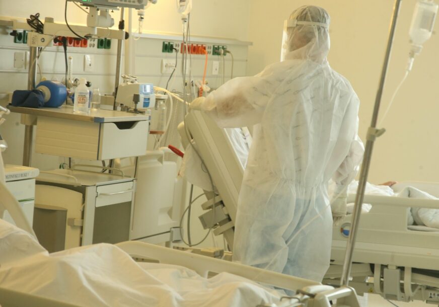 SITUACIJA SE POPRAVLJA Broj zaraženih i priključenih na respiratore u kovid bolnicama u padu