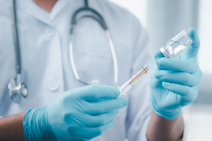 „TA ODLUKA JE PROBLEMATIČNA“ EU protiv brzopletog odobravanja vakcina protiv korona virusa