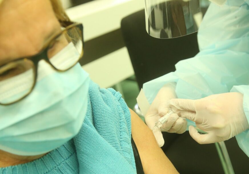 IMUNIZACIJA U TESLIĆU Do sada vakcinisano 805 osoba