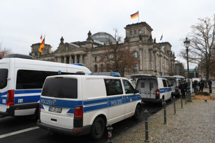 UČESTVUJE 500 POLICAJACA Njemačka u akciji protiv porodica iz organizovanog kriminala