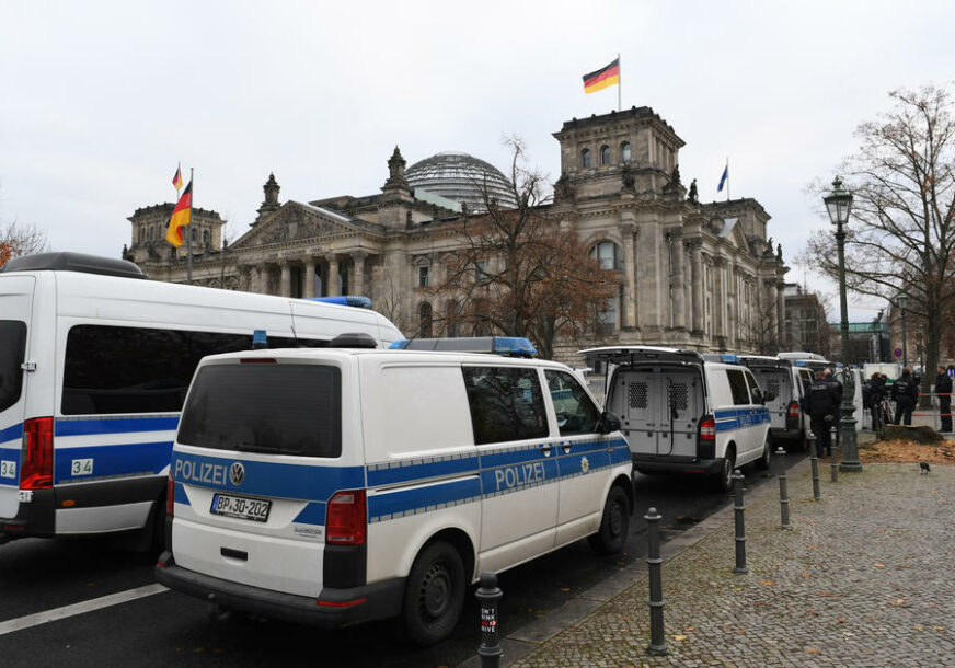 UČESTVUJE 500 POLICAJACA Njemačka u akciji protiv porodica iz organizovanog kriminala