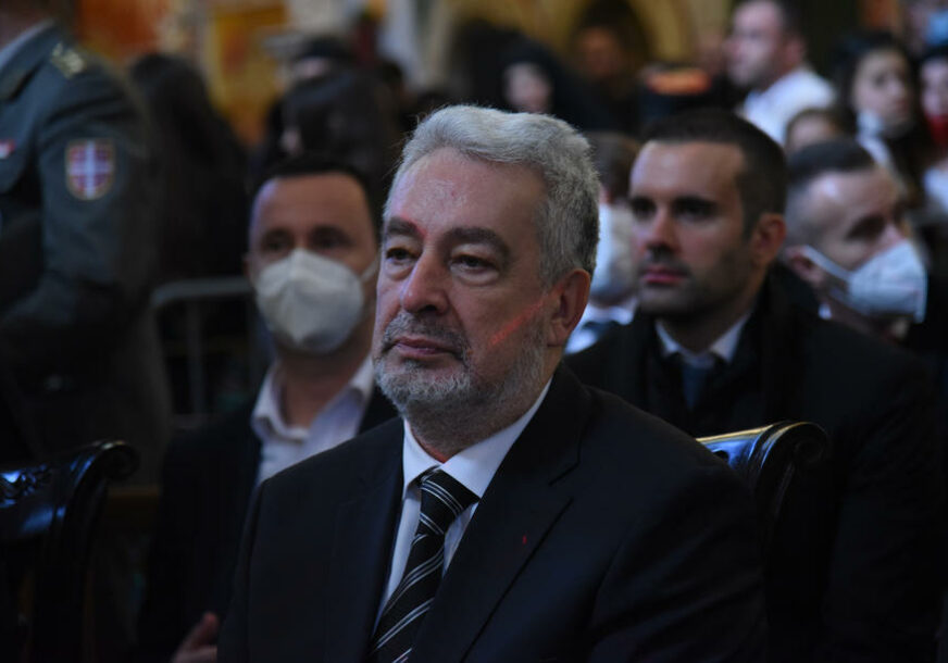 KRIVOKAPIĆ NOVI PREMIJER Parlamentarna većina izabrala Vladu Crne Gore