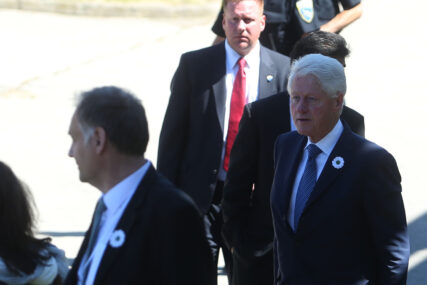Klinton na sahrani Olbrajtove pomenuo KiM: Bivši predsjednik SAD nije propustio da o Srbima opet priča u negativnom kontekstu