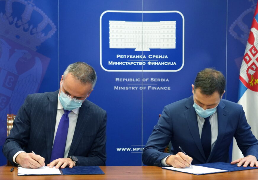NLB POSTAJE TREĆA NAJVEĆA BANKA U SRBIJI PO VISINI AKTIVE Završen proces akvizicije Komercijalne banke a.d. Beograd