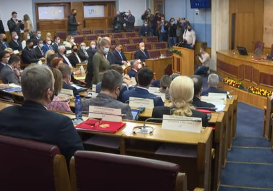 Zakazana vanredna sjednica Skupštine: Glasaju o nepovjerenju Vladi Crne Gore